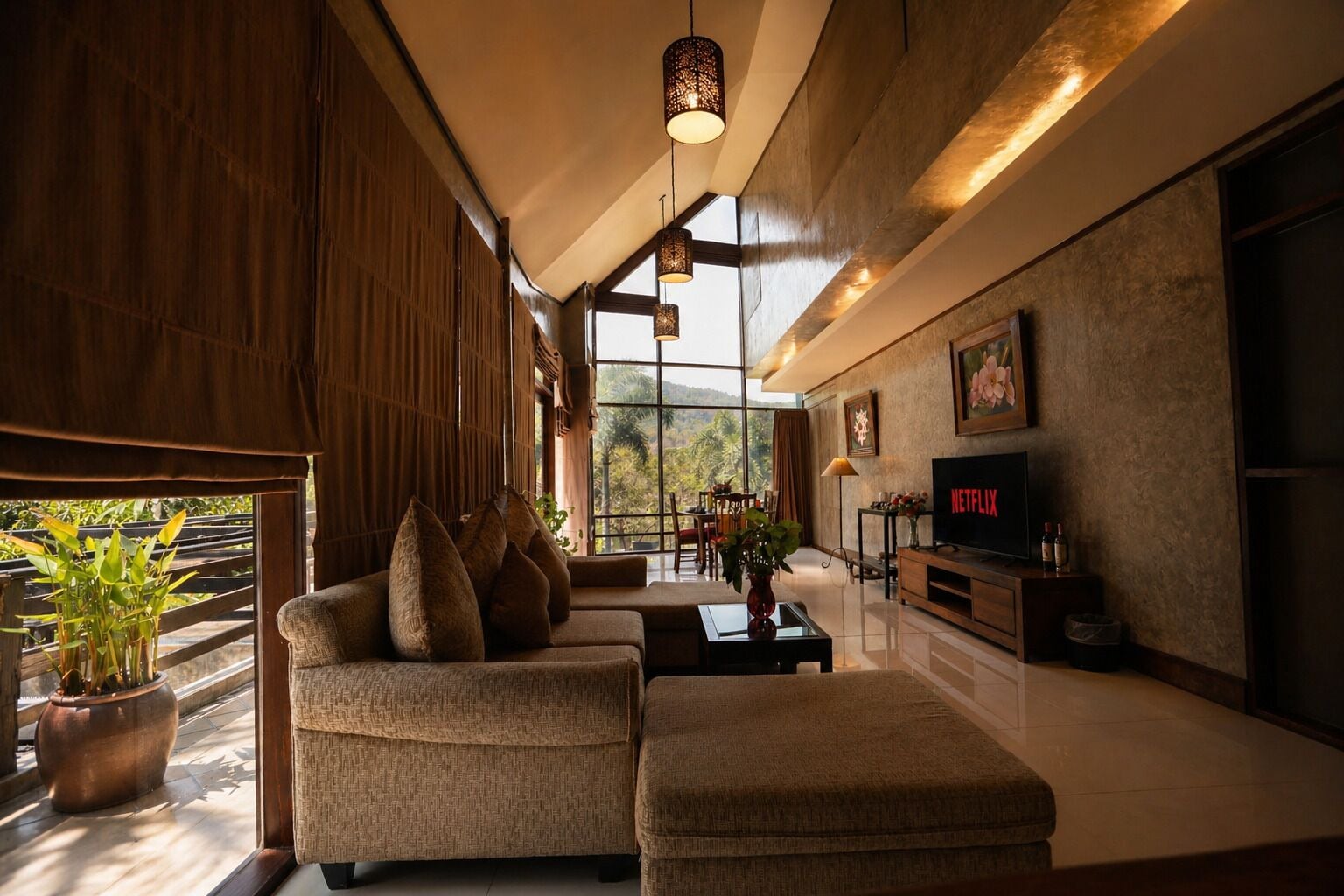 Luxury 2 bedroom | In-room safe, blackout drapes, free WiFi, bed sheets