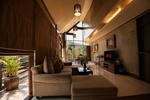 Luxury 2 bedroom | In-room safe, blackout curtains, free WiFi, bed sheets - Kiree Thara Boutique Resort (Chiang Mai)