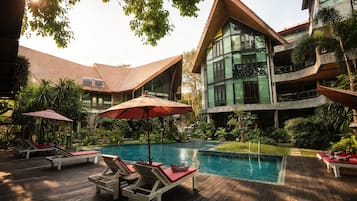 Outdoor pool, sun loungers