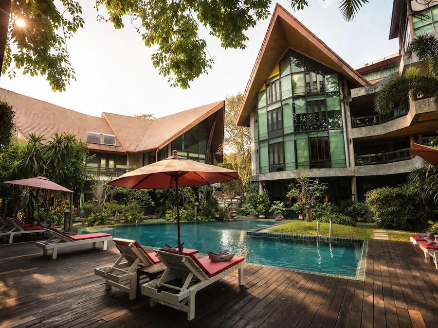 Outdoor pool, pool loungers