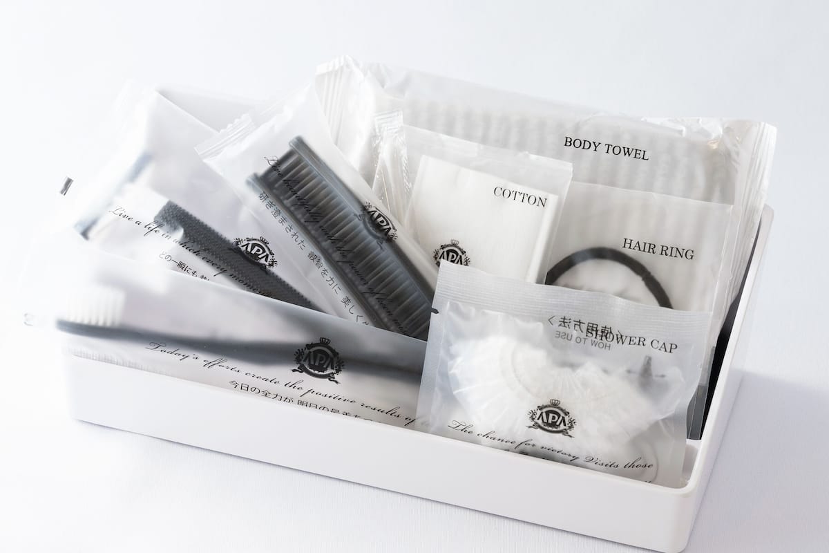 Cubrecamas, escritorio, cortinas blackout y wifi gratis