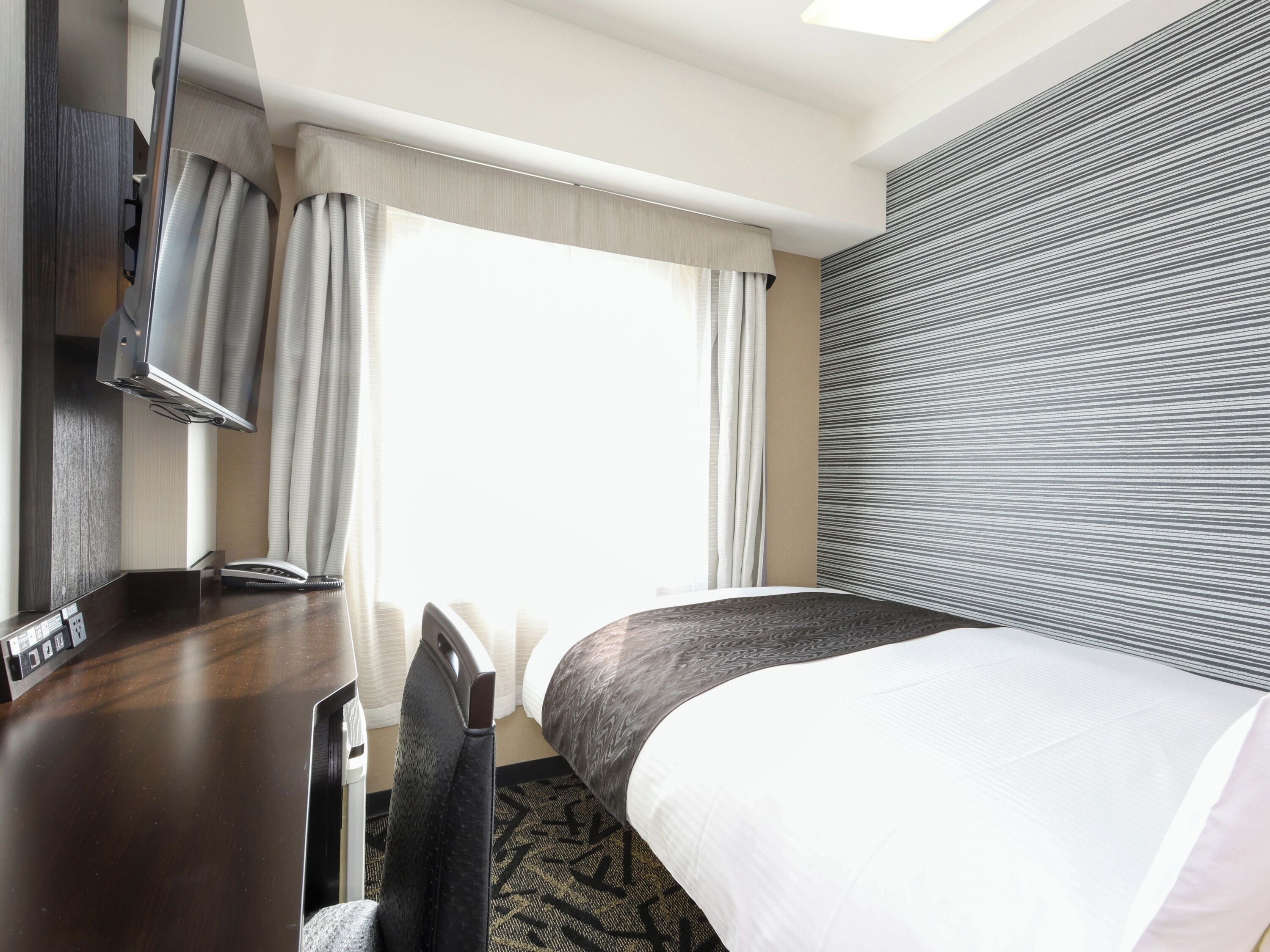 Semidouble Room, Non Smoking | Down comforters, desk, blackout drapes, free WiFi