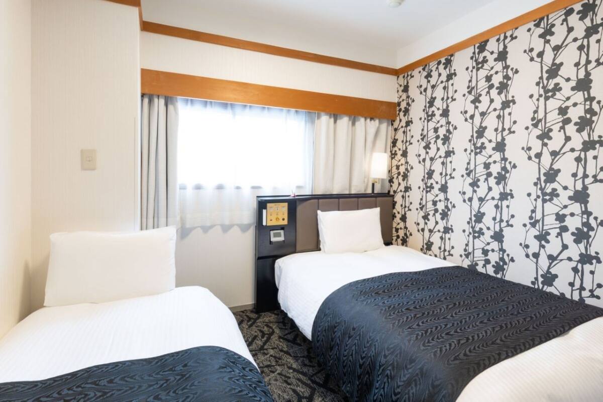 Chambre avec lits jumeaux, non-fumeur (Studio Twin, Main Building) | Couette en duvet, bureau, rideaux d’obscurcissement