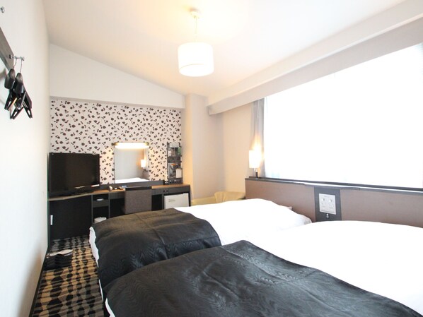 Down duvets, desk, blackout curtains, soundproofing