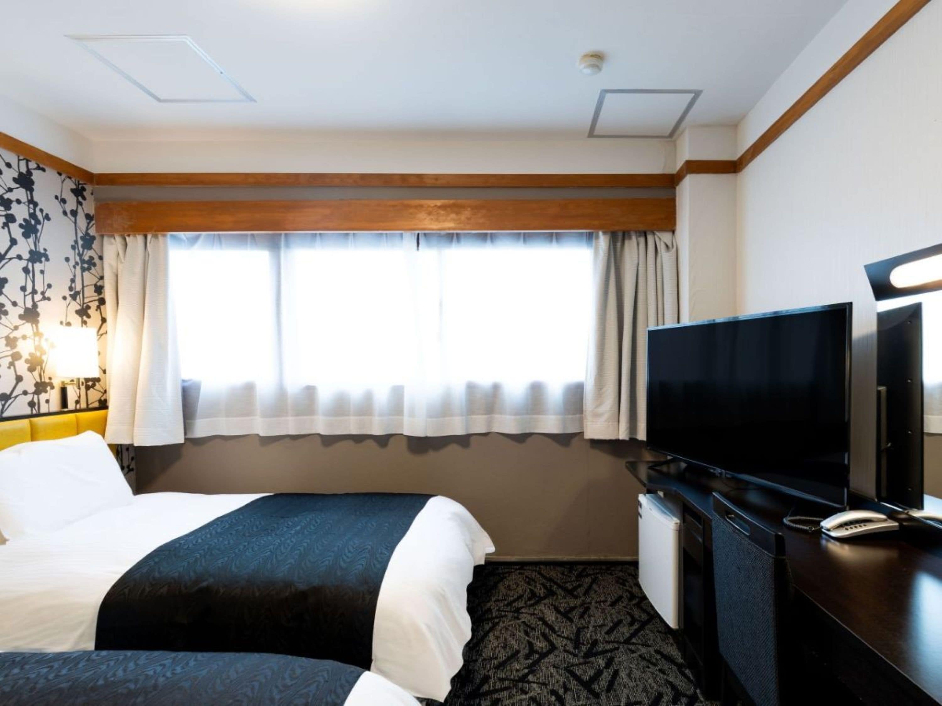 [Main Building] Twin Room, 2 Twin Beds, Non Smoking | Down duvets, desk, blackout curtains, soundproofing