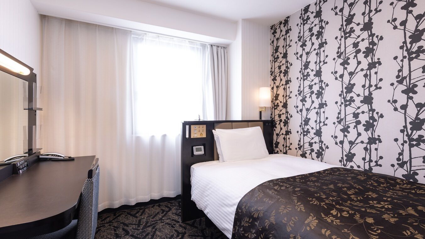 Down comforters, desk, blackout drapes, free WiFi