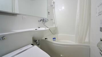 Combined shower/bathtub, deep-soaking bathtub, free toiletries