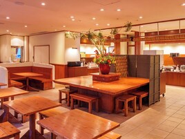 Morgenmadsbuffet hver dag (1700 JPY pr. person)