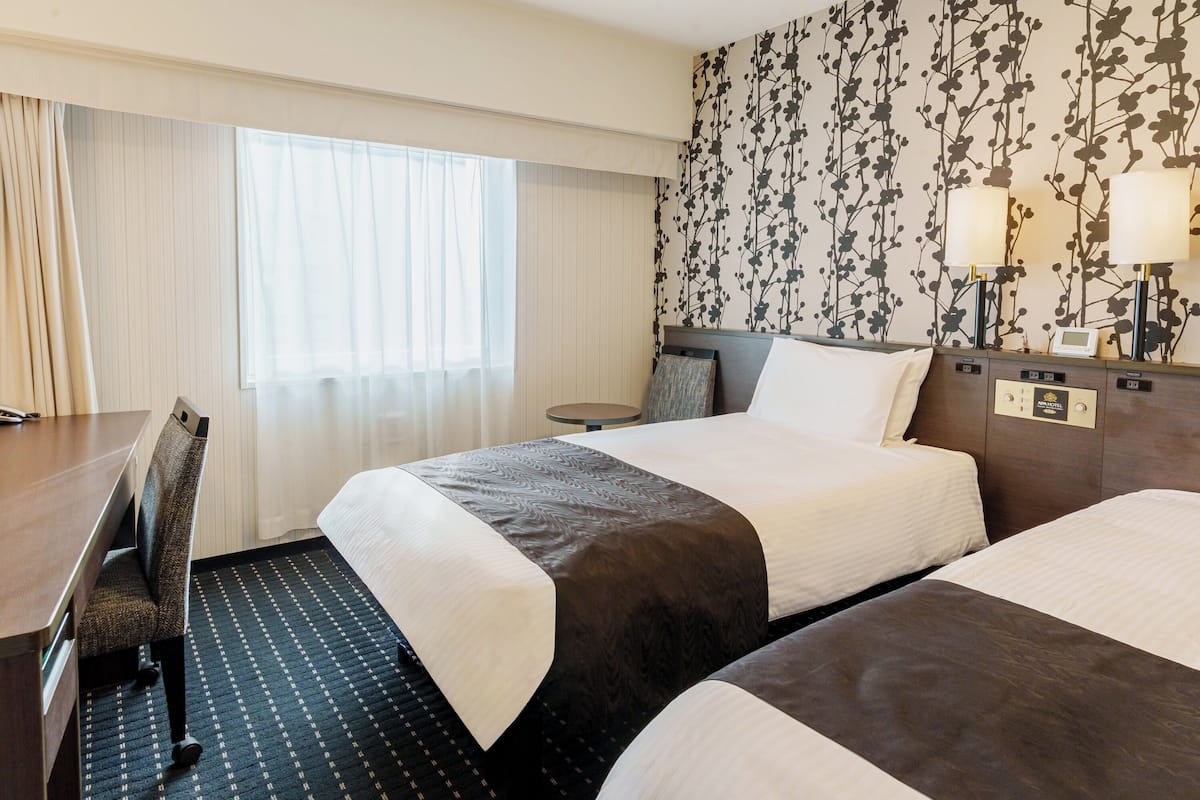 Down comforters, desk, blackout drapes, free WiFi