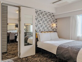 Værelse - ikke-ryger - forbundne værelser (Connect twin 2singlebed 25㎡ 1-4people) | Dundyner, skrivebord, mørklægningsgardiner, gratis Wi-Fi