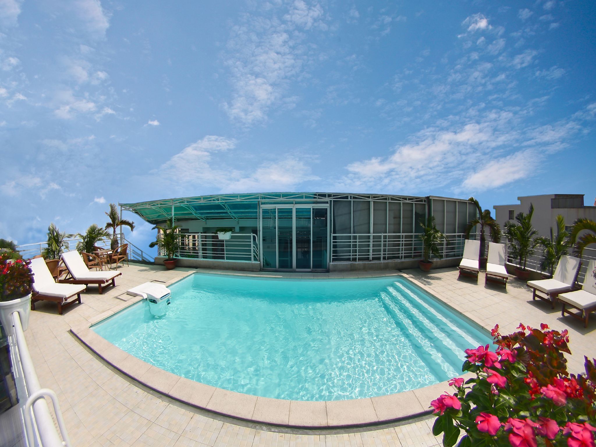 Outdoor pool, sun loungers