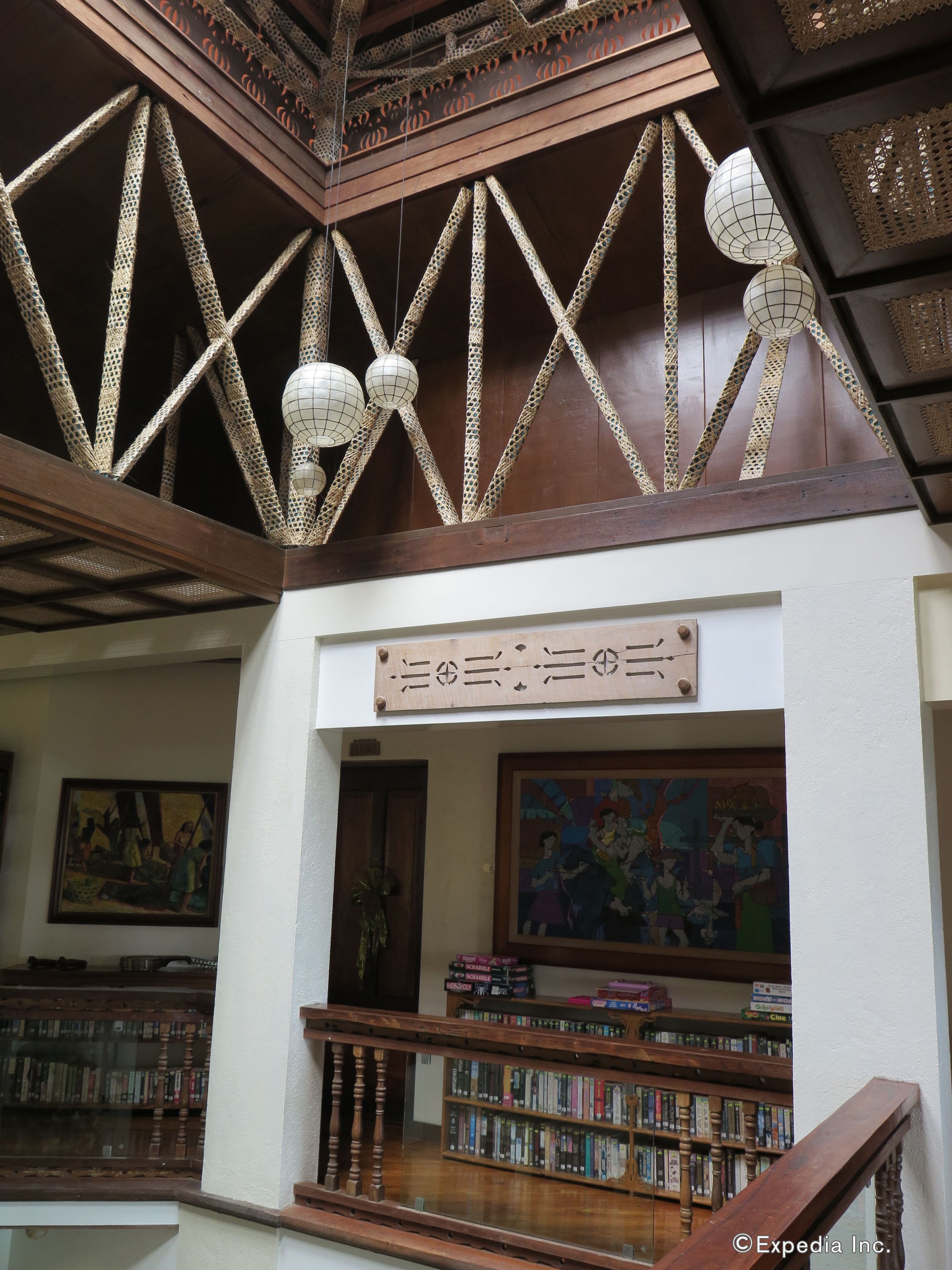 breakfast, lunch, dinner served; sea views