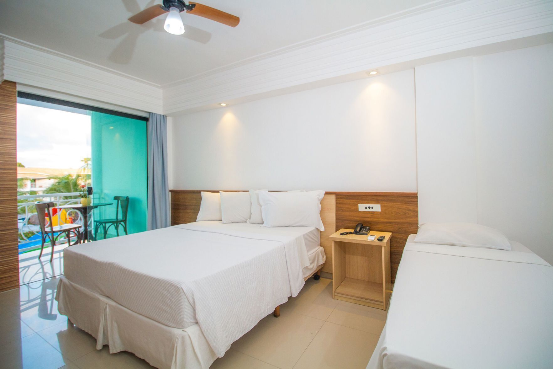 Minibar, Schreibtisch, laptopgeeigneter Arbeitsplatz