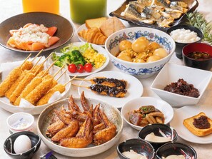 อาหารเช้าแบบบุฟเฟ่ต์ทุกวัน (คิดค่าบริการ)