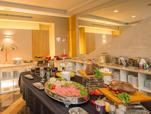 Café da manhã com buffet todos os dias (JPY 1800 por pessoa)