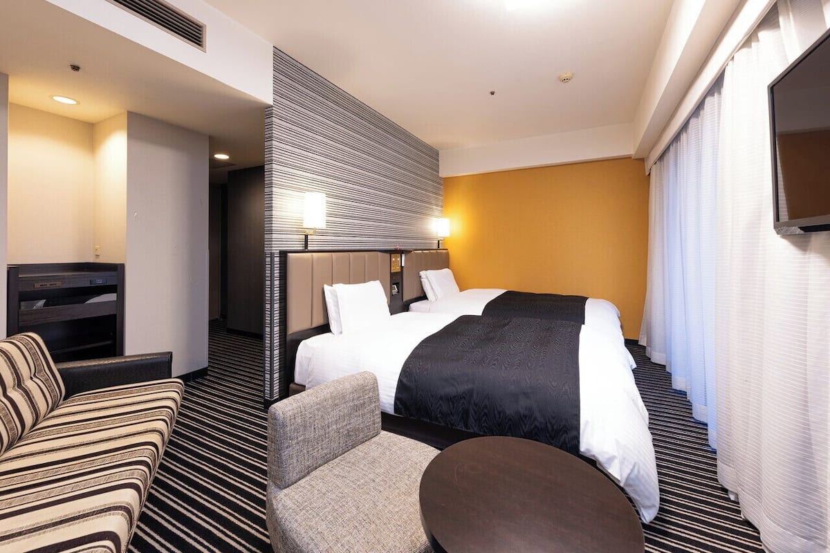 Down duvets, desk, blackout curtains, soundproofing