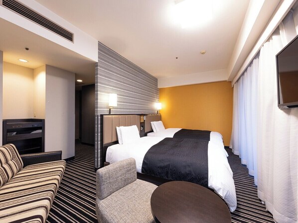 Down duvets, desk, blackout curtains, soundproofing