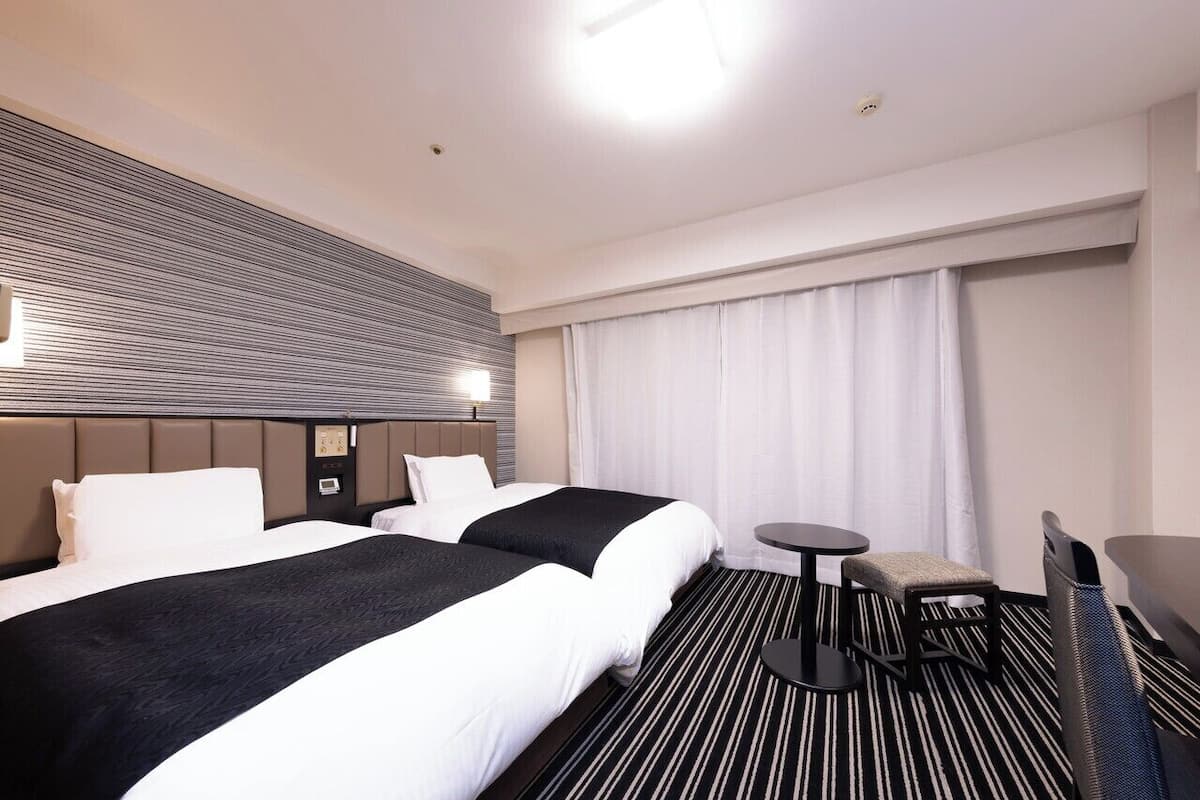 Down duvets, desk, blackout curtains, soundproofing