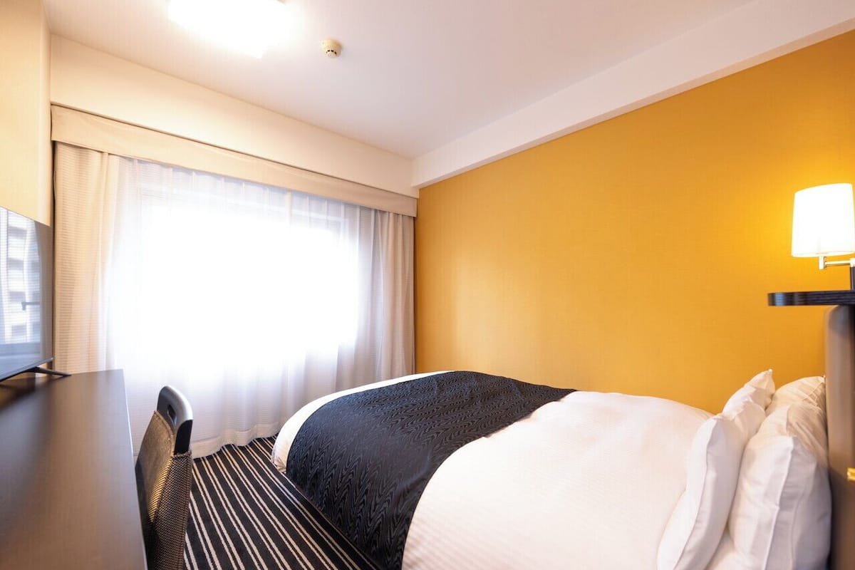 Down duvets, desk, blackout curtains, soundproofing