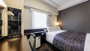 Down comforters, desk, blackout drapes, free WiFi