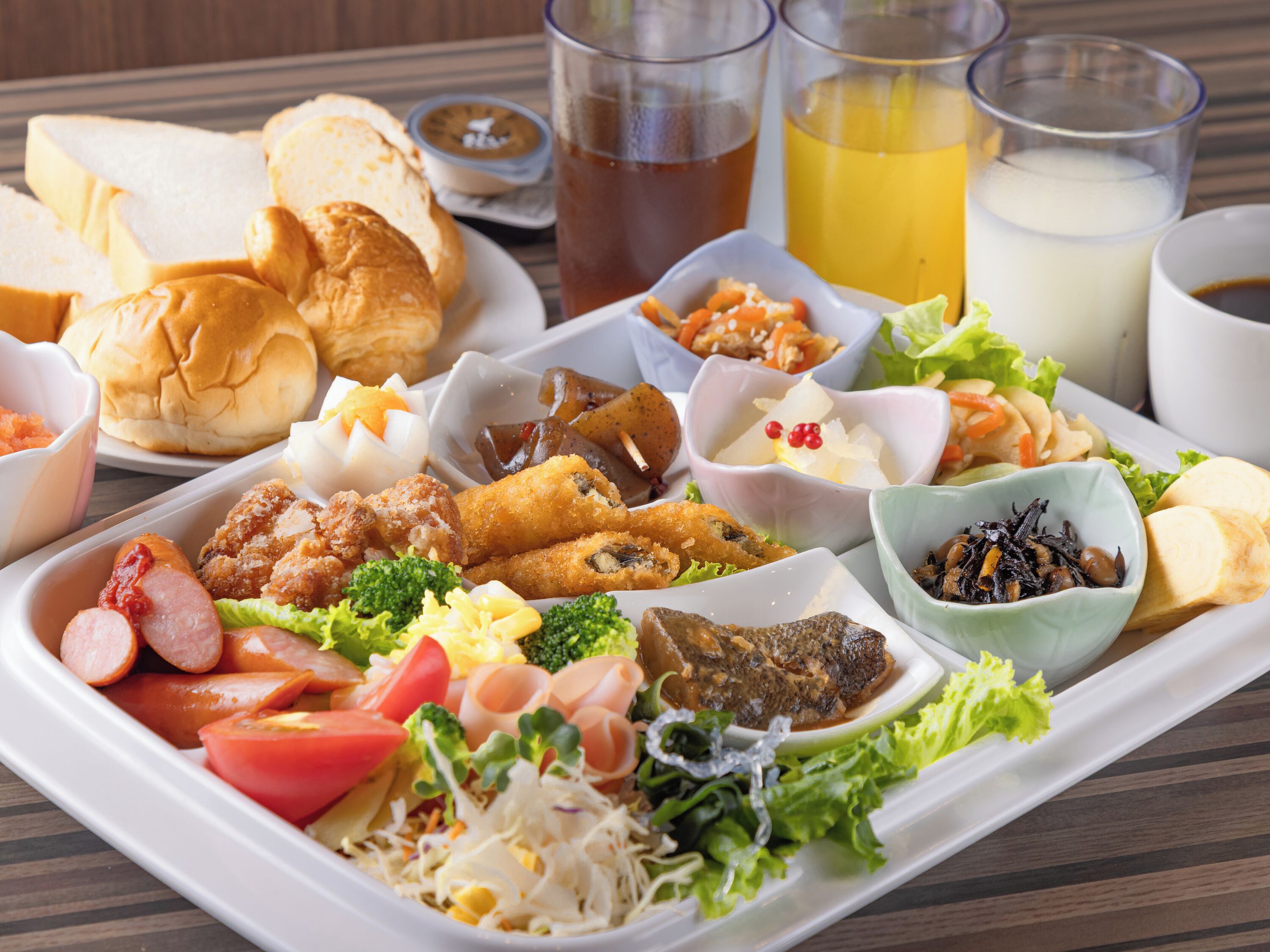 Daily buffet breakfast for a fee