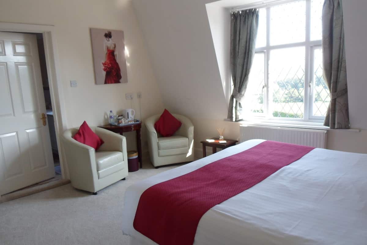 Deluxe Double or Twin Room (Room 2) | Premium bedding, individually decorated, individually furnished