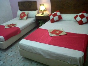 Cofres nos quartos, escrivaninha, Wi-Fi de cortesia, roupa de cama