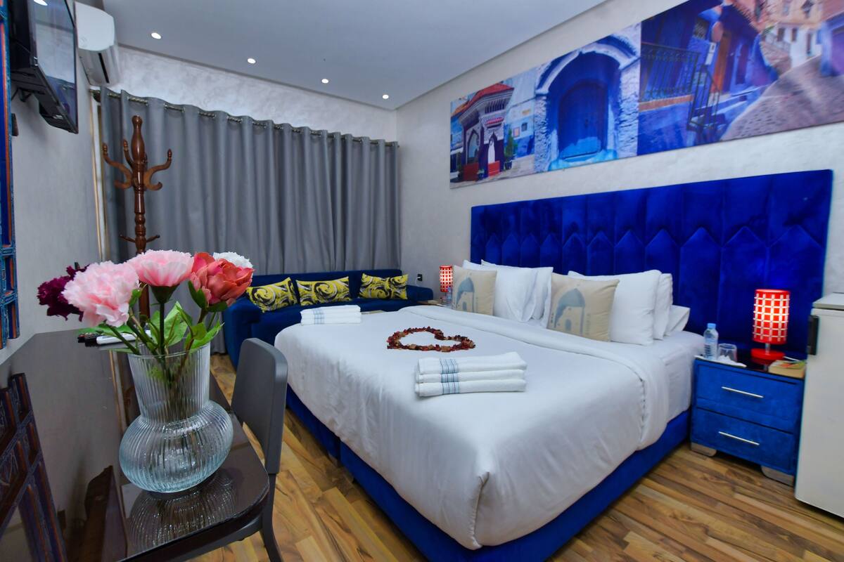 Down comforters, blackout drapes, WiFi (free), bed sheets
