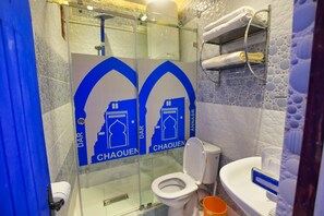 Family Quadruple Room | Bathroom