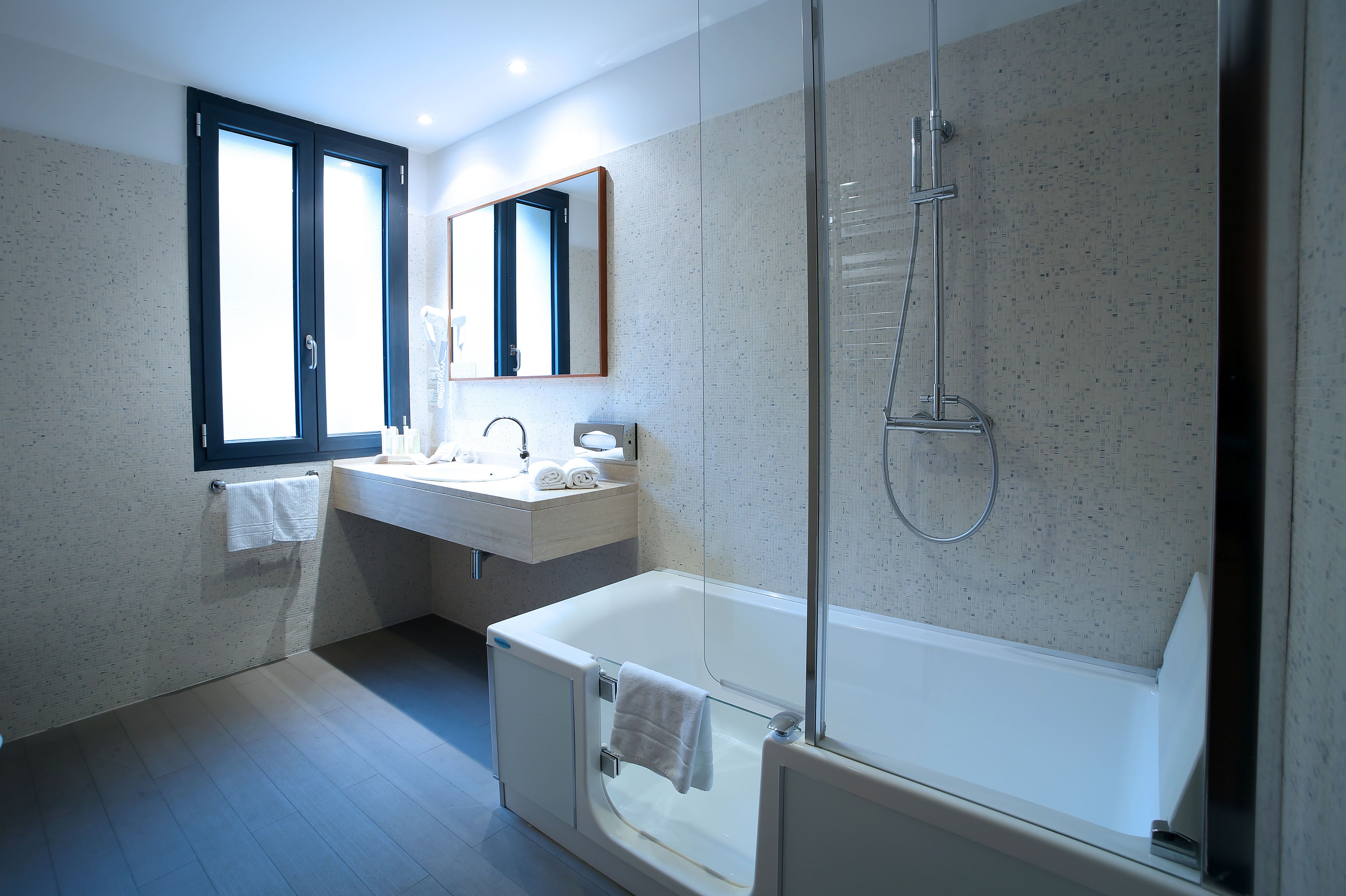 superior double room single use | bathroom | free toiletries, hair dryer, bathrobes, bidet