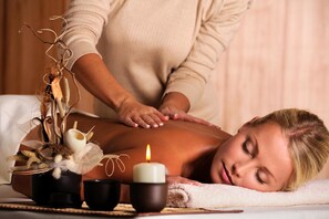 Soins corporels, soins d'aromathérapie, massages aux pierres chaudes