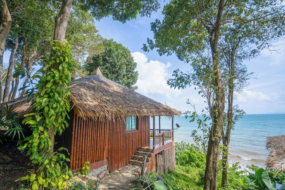 family villa, beachfront | 1 bedroom, in-room safe, free wifi, bed sheets