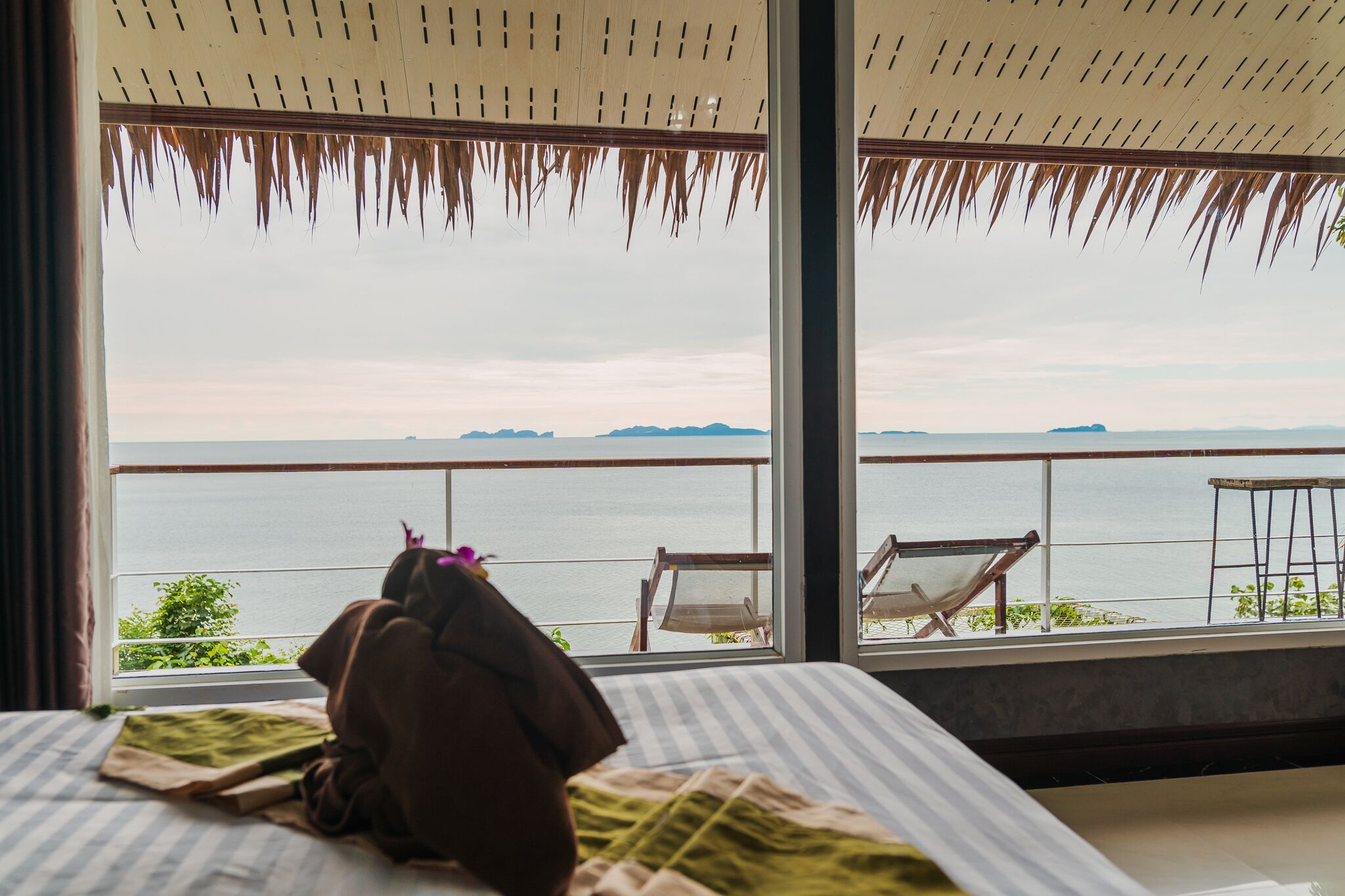 deluxe cottage, beachfront | 1 bedroom, in-room safe, free wifi, bed sheets