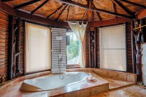 Teakwood Villa, Sea View | Caja fuerte, wifi gratis, ropa de cama