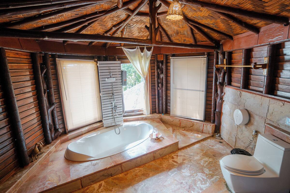 teakwood villa, sea view | bathroom | hair dryer, towels