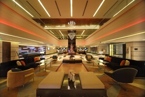 Coin salon dans le hall