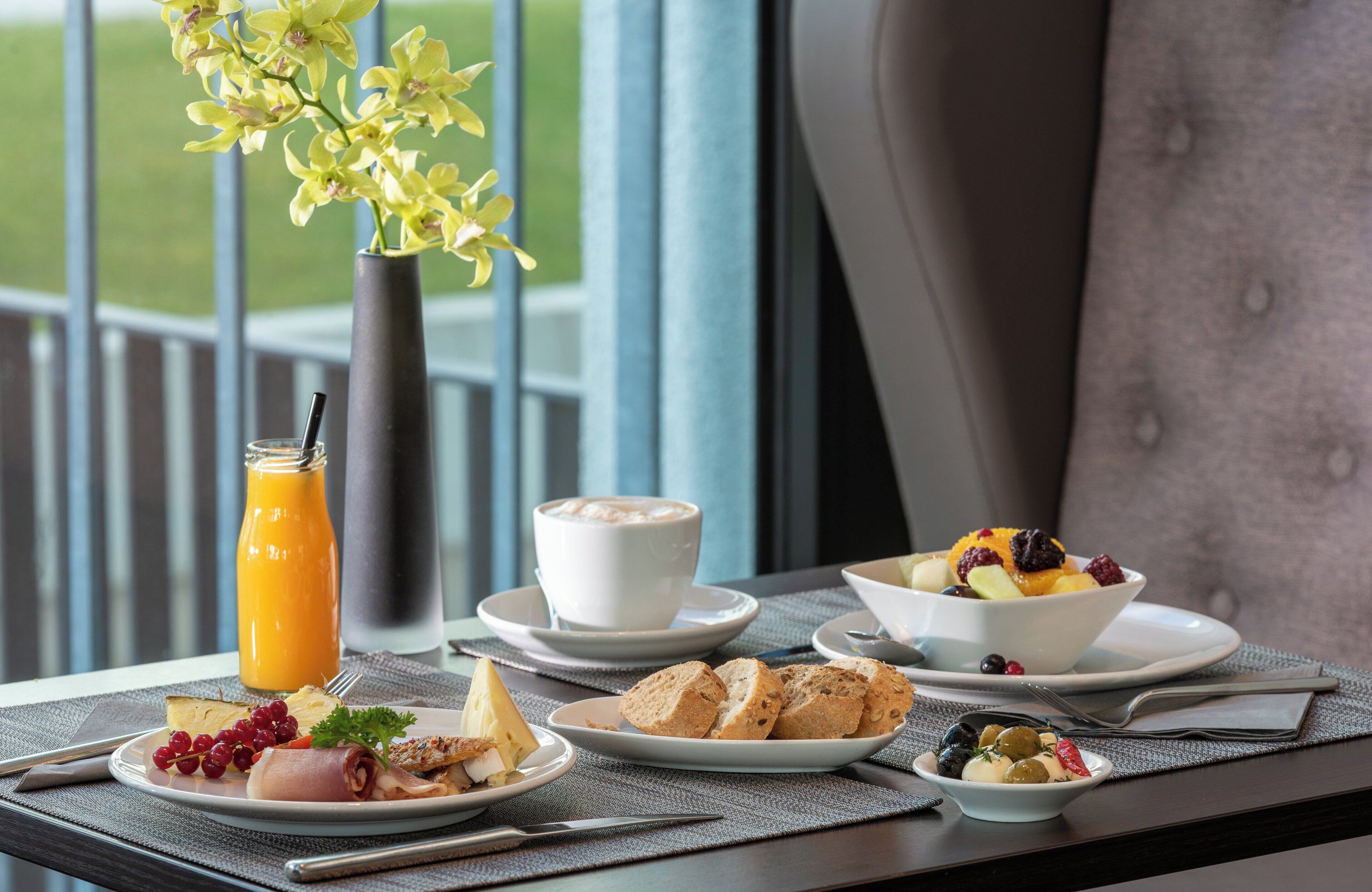 daily buffet breakfast (eur 26 per person)