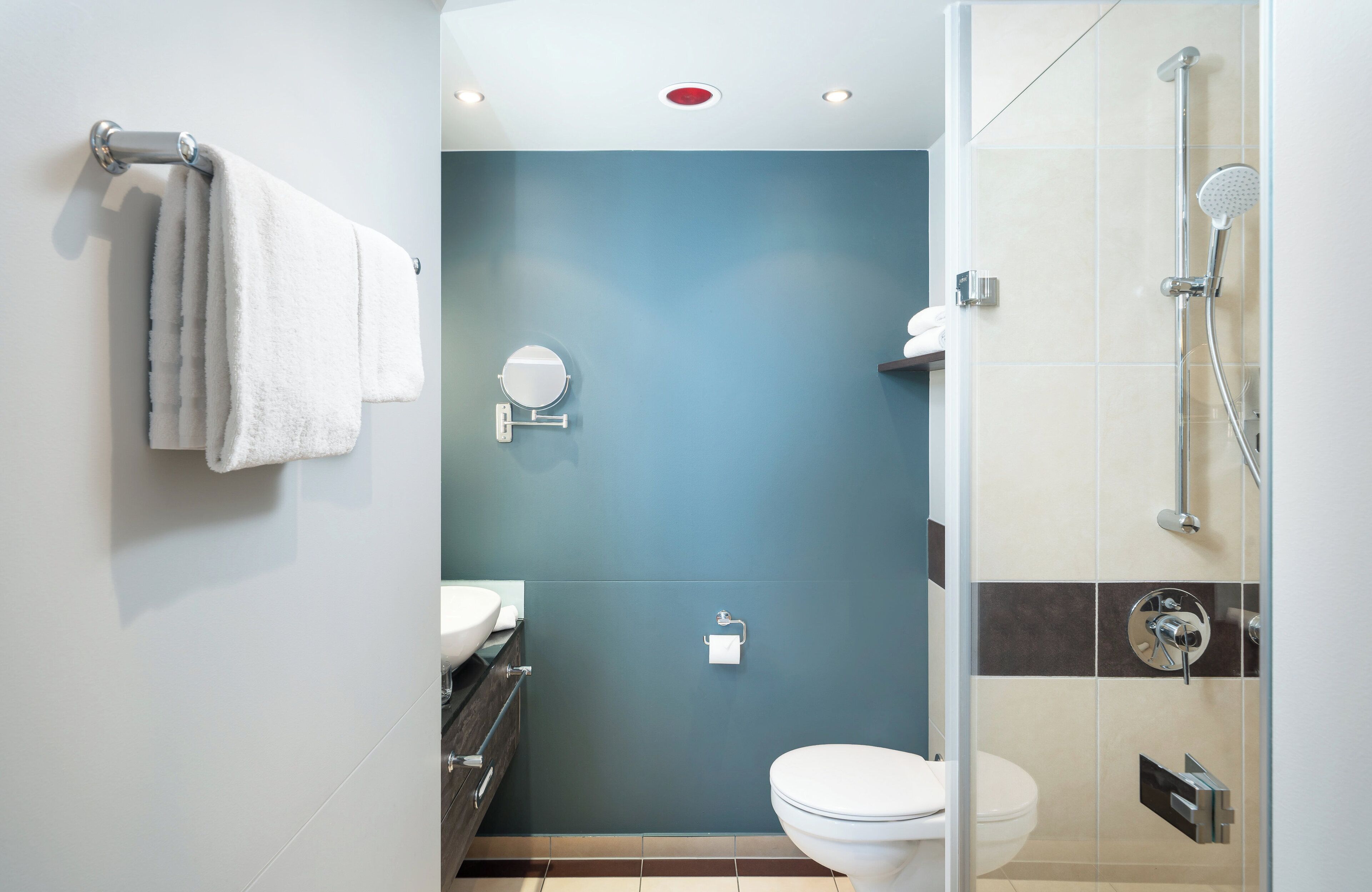 shower, rainfall showerhead, free toiletries, hair dryer