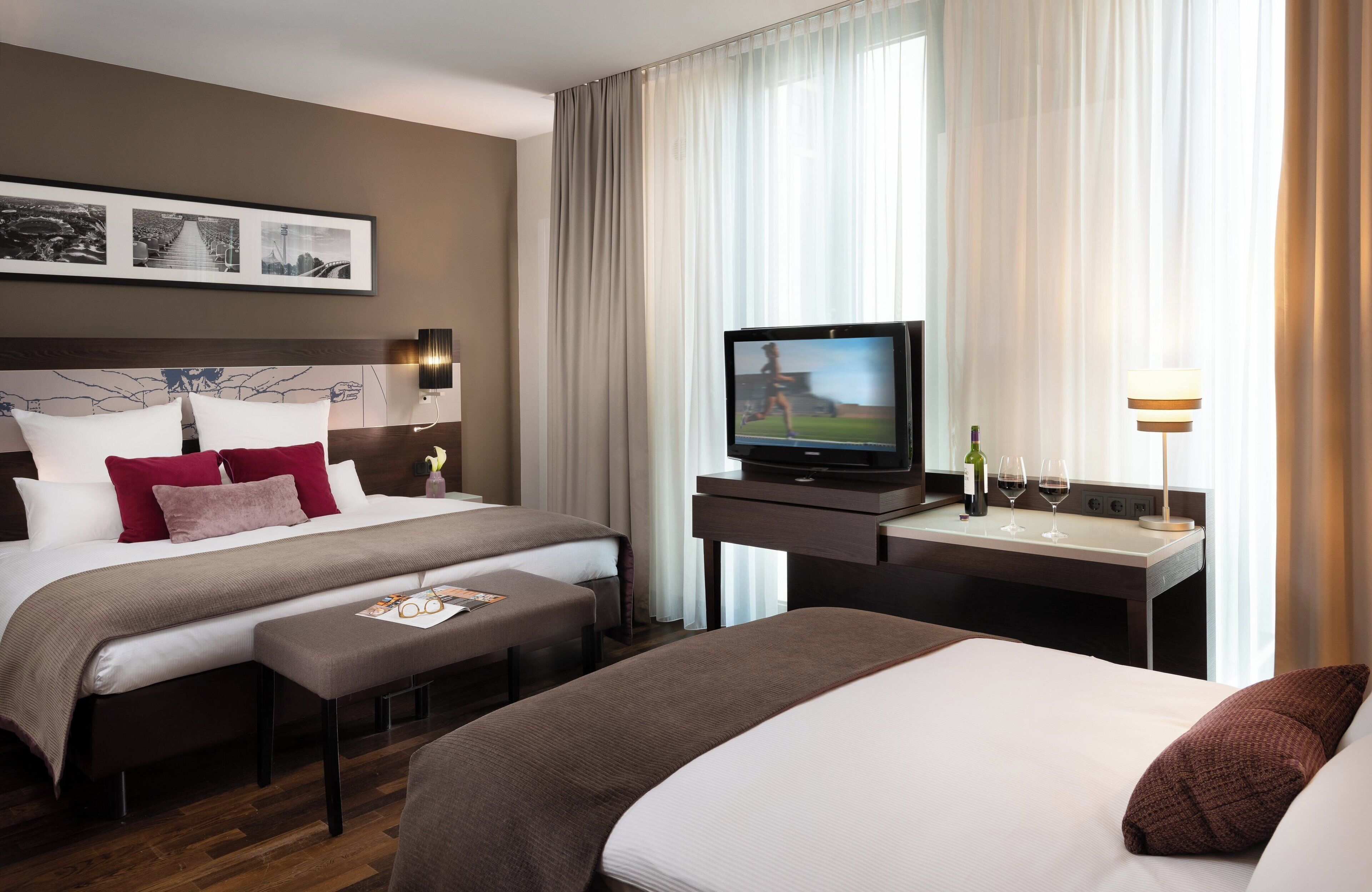 minibar, in-room safe, desk, laptop workspace