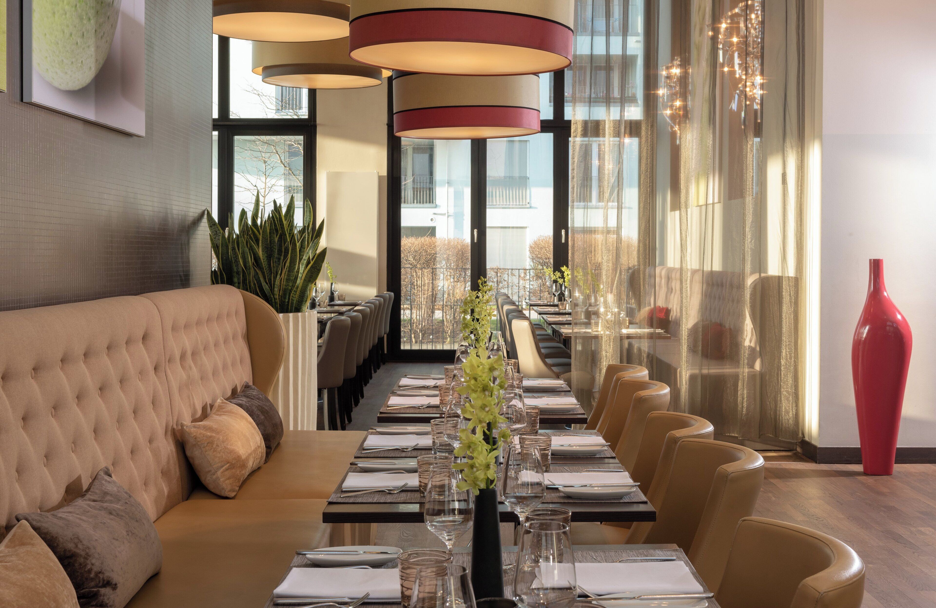 breakfast, dinner and brunch served