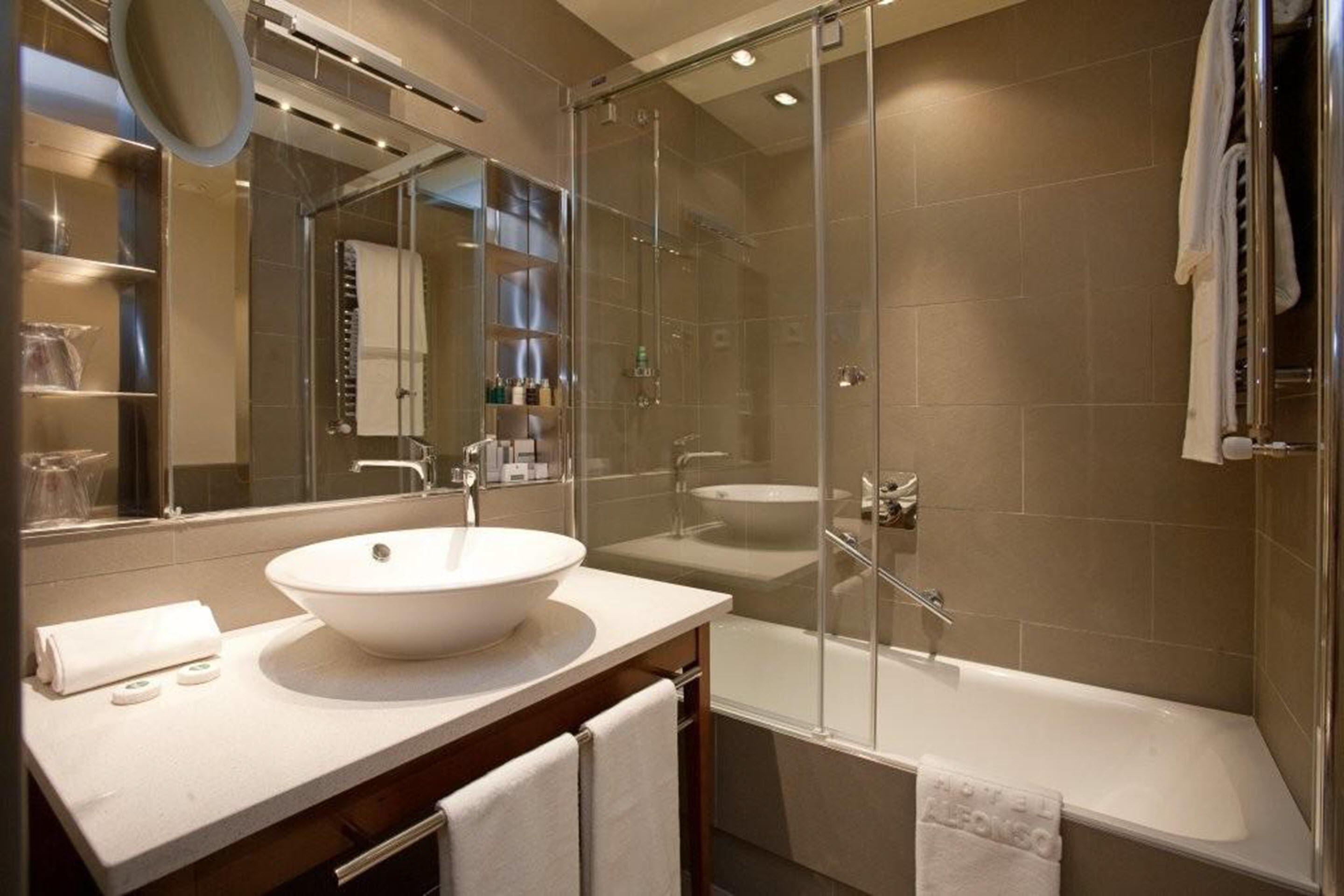 double room (with living room) | bathroom | hair dryer, towels