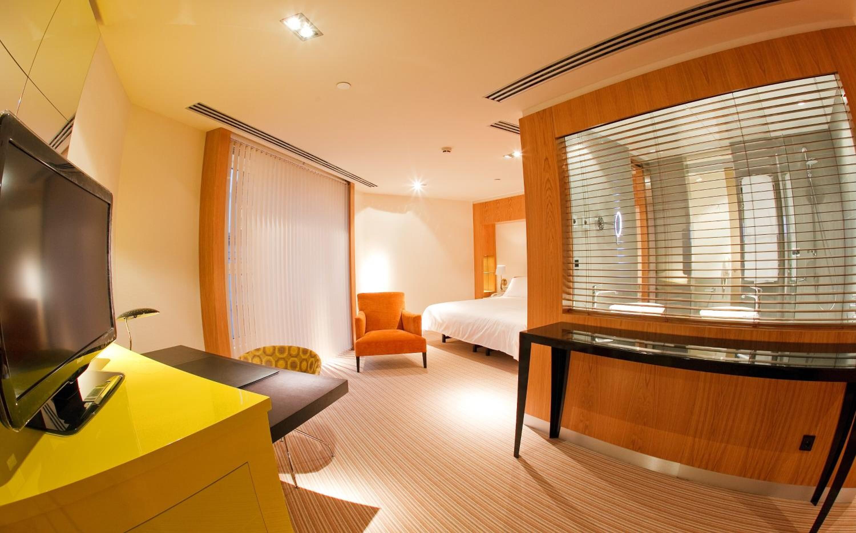 double room (with living room) | 1 bedroom, minibar, in-room safe, desk