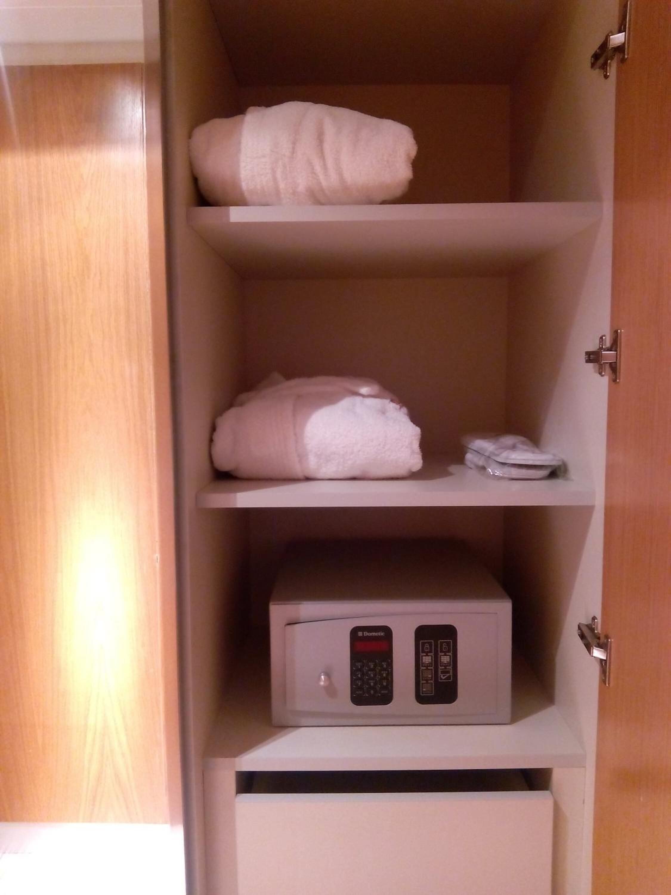 hair dryer, towels