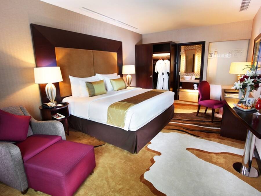 Suite | Minibar, in-room safe, desk, free cots/infant beds