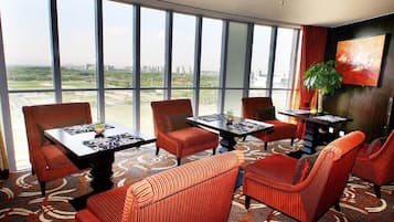 Breakfast, lunch, dinner served; international cuisine