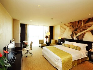 Minibar, in-room safe, desk, blackout drapes - China National Convention Center (Beijing)