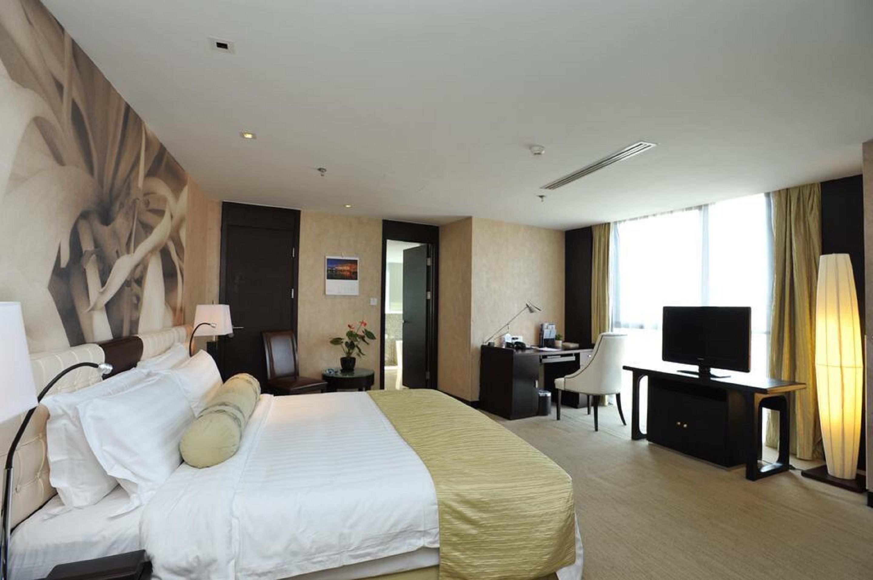 minibar, in-room safe, desk, blackout curtains