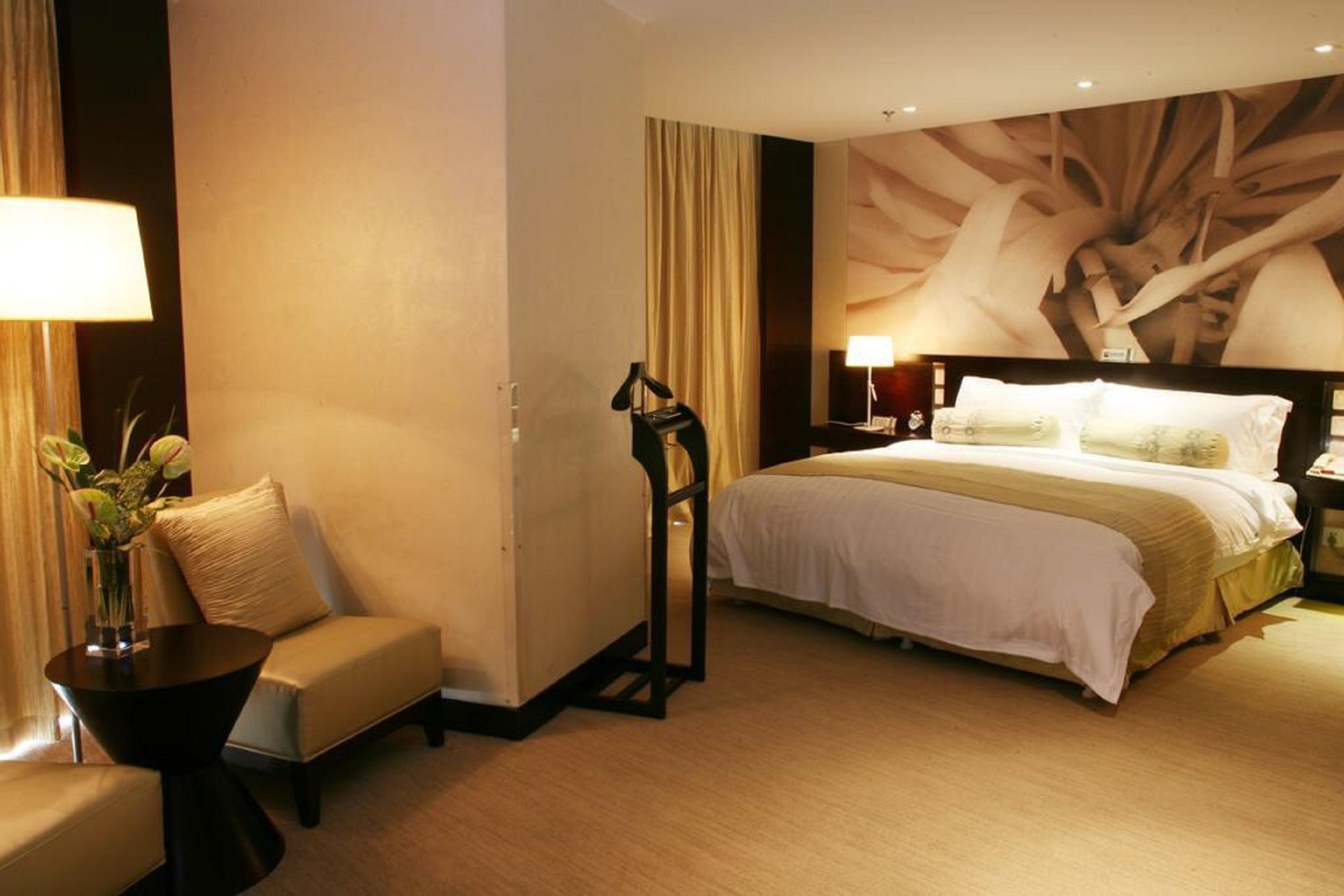 minibar, in-room safe, desk, blackout curtains