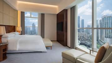 Club Suite, 1 Bedroom | Hypo-allergenic bedding, down comforters, minibar, in-room safe