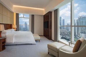 Suite Club, 1 habitación | Ropa de cama hipoalergénica, edredón y minibar 